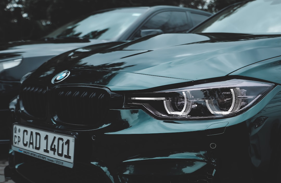 Oklejanie lakieru samochodu folią PPF: ochrona i styl